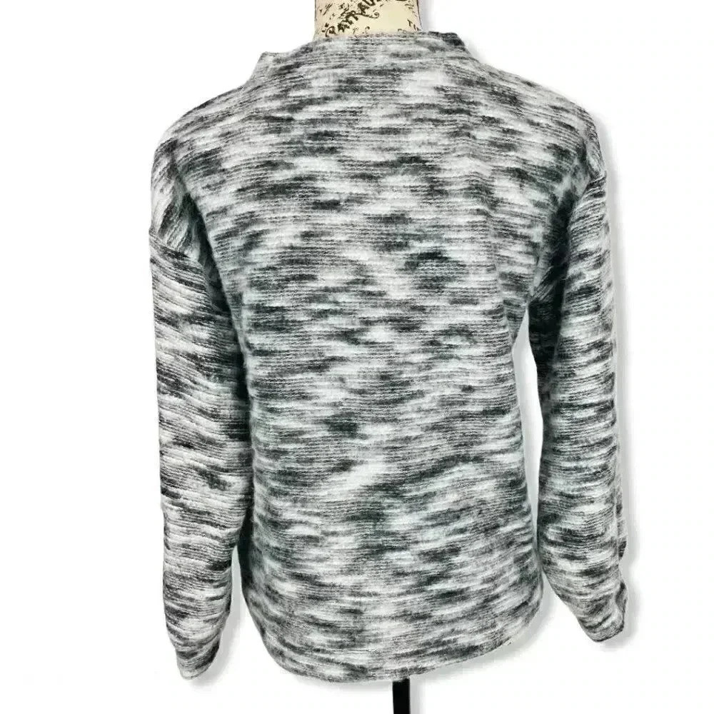 Vince Camuto- Black/White sweater- S